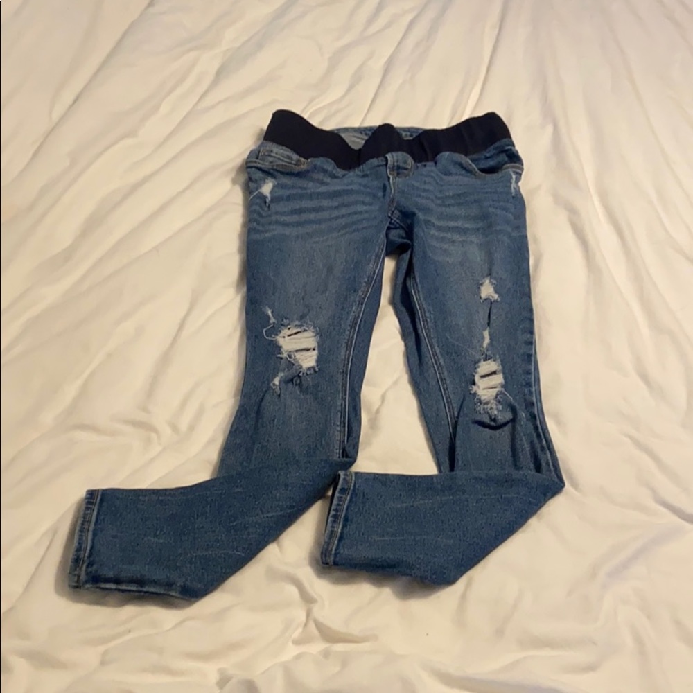 Medium distressed maternity skinny jeans